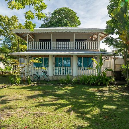 Casa Blanca Beachfront House With Shared Pool Access Pangea Lodge Manzanillo  Exteriör bild