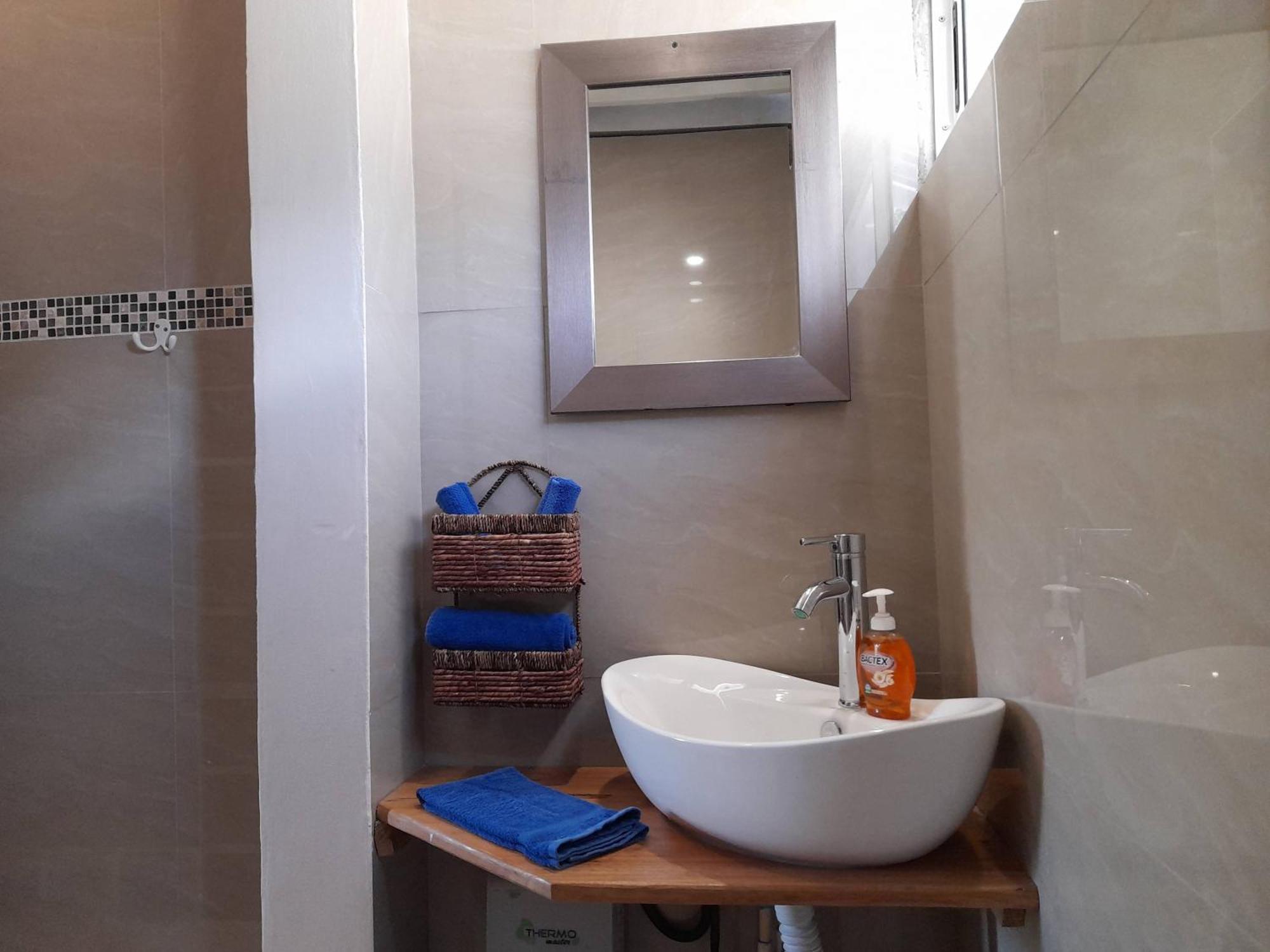 Casa Blanca Beachfront House With Shared Pool Access Pangea Lodge Manzanillo  Exteriör bild