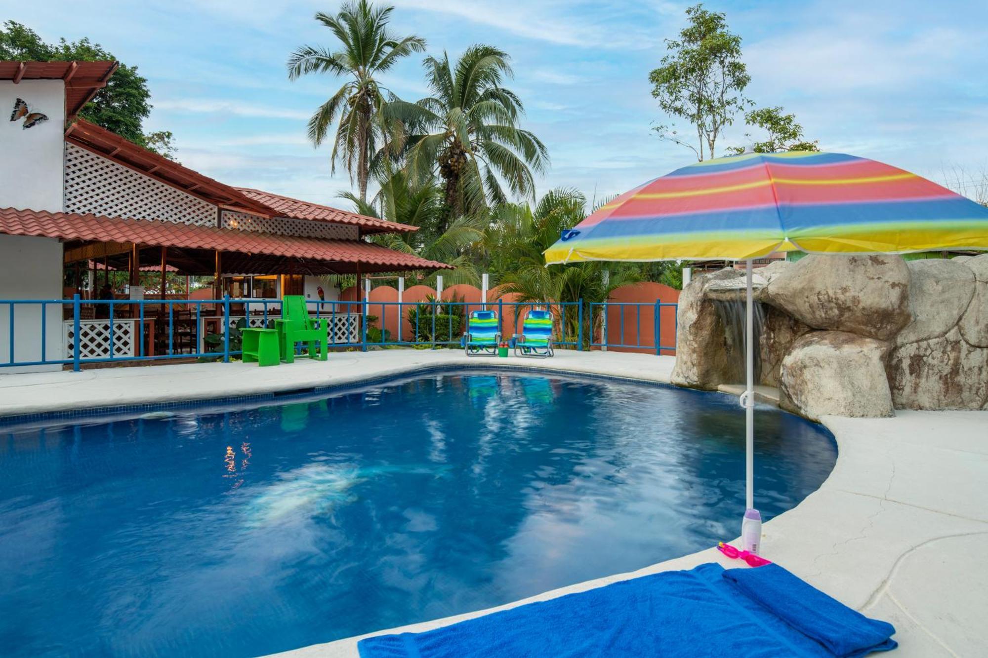 Casa Blanca Beachfront House With Shared Pool Access Pangea Lodge Manzanillo  Exteriör bild