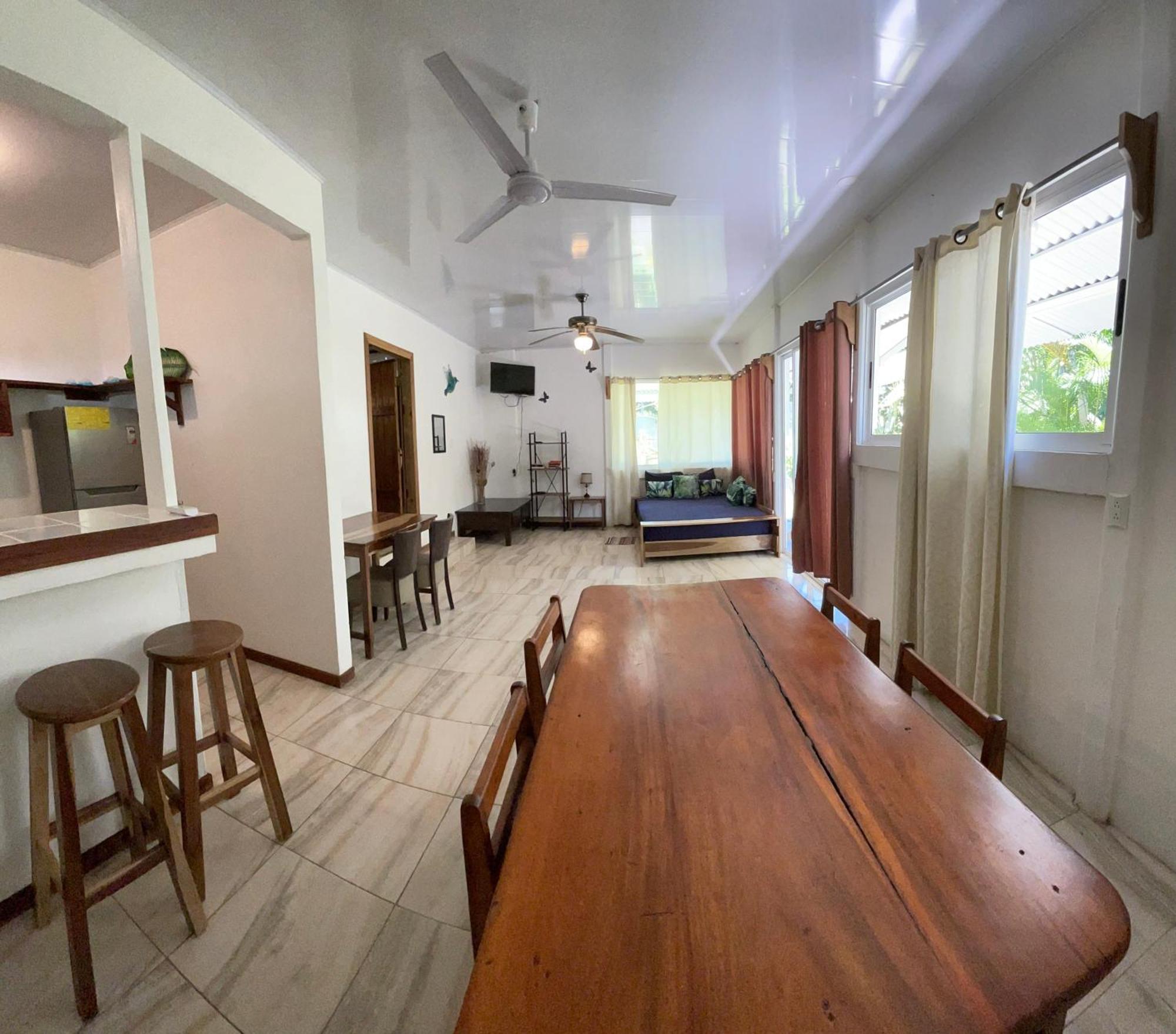 Casa Blanca Beachfront House With Shared Pool Access Pangea Lodge Manzanillo  Exteriör bild