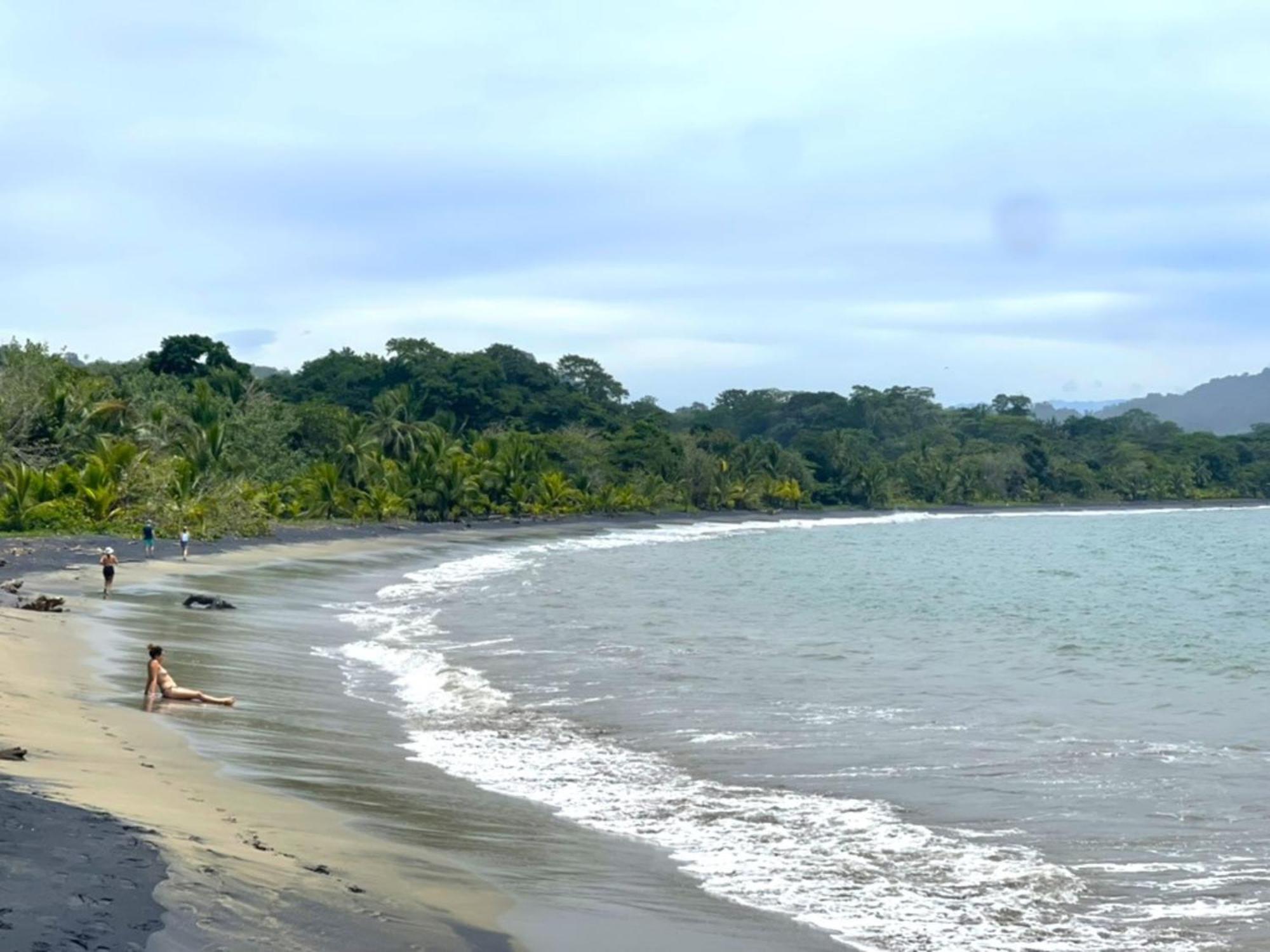Casa Blanca Beachfront House With Shared Pool Access Pangea Lodge Manzanillo  Exteriör bild