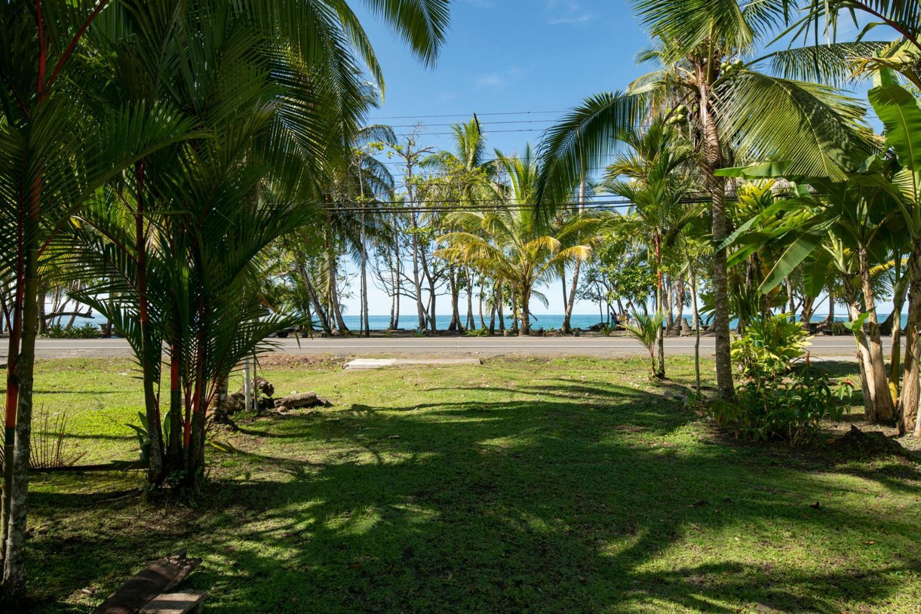 Casa Blanca Beachfront House With Shared Pool Access Pangea Lodge Manzanillo  Exteriör bild